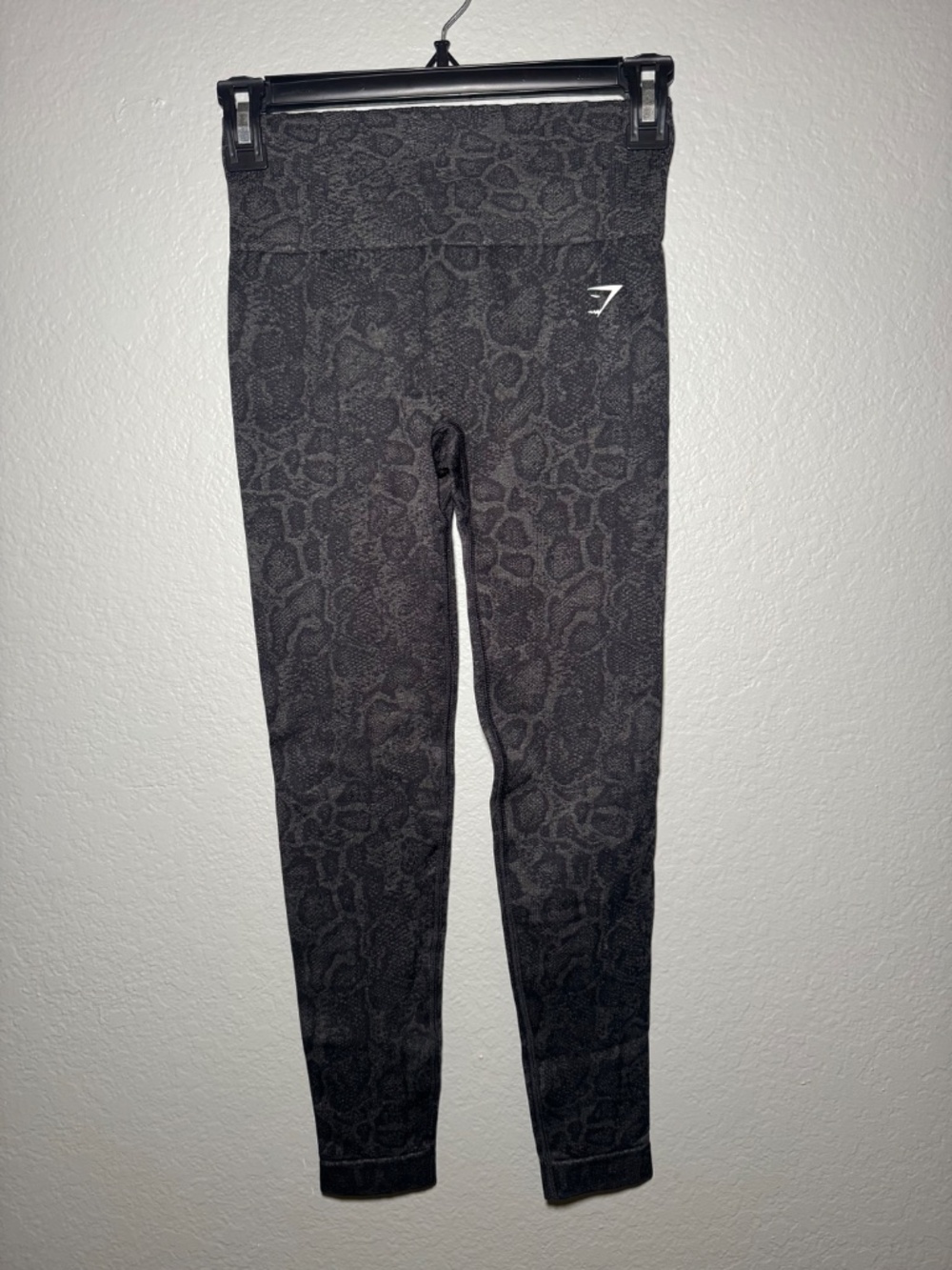 Gymshark Leopard Print Black Seamless Leggings - Picture 2 of 9